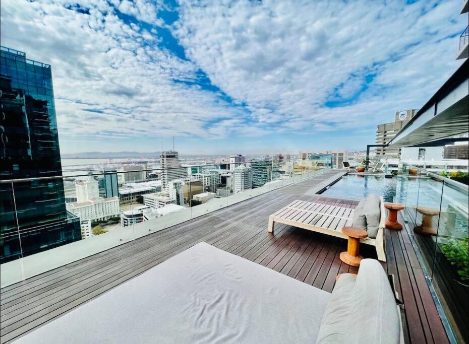 Skyline Views Stylish Studio With Pool, Parking No Load Shedding Cape Town Exterior photo