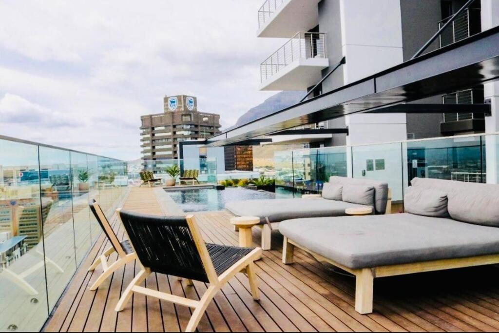 Skyline Views Stylish Studio With Pool, Parking No Load Shedding Cape Town Exterior photo